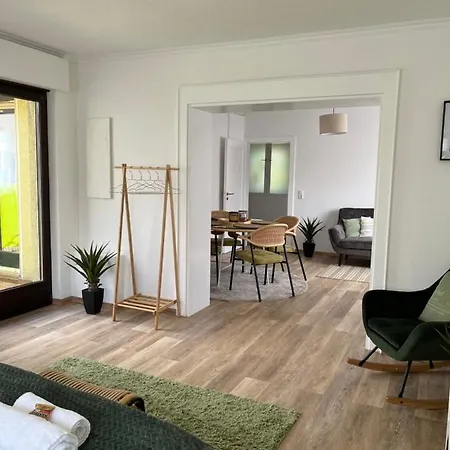 아파트 Korbstadt-villa Rattan-design Mit Balkon, Garten, Arbeitsplatz, Kueche *