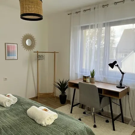 Korbstadt-villa Rattan-design Mit Balkon, Garten, Arbeitsplatz, Kueche